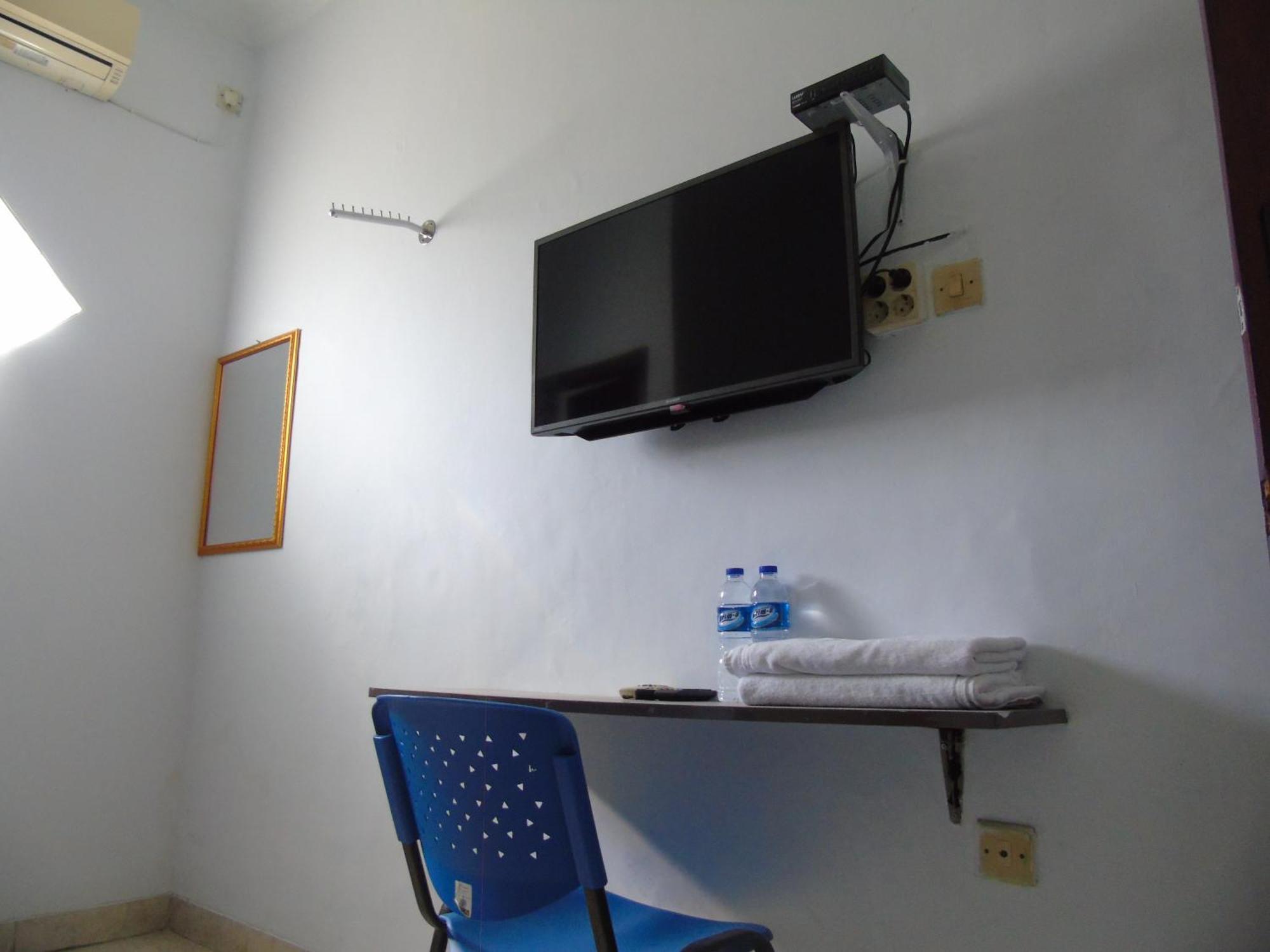 Hotel Permata Zamrud Cirebon Habitación foto