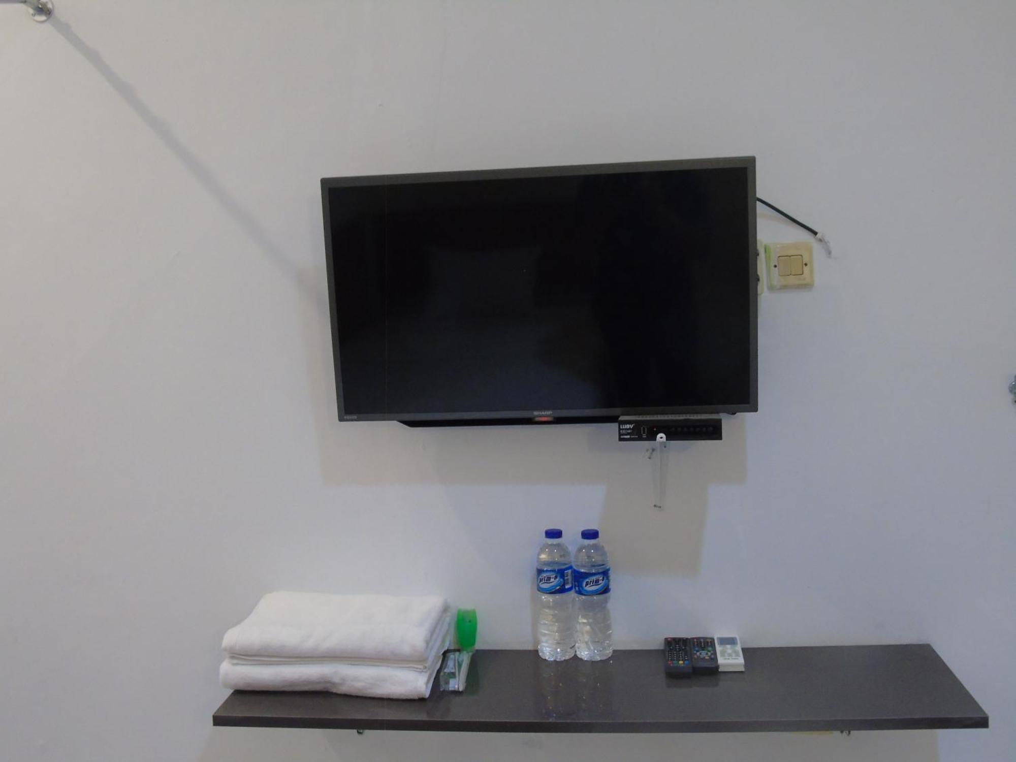 Hotel Permata Zamrud Cirebon Habitación foto