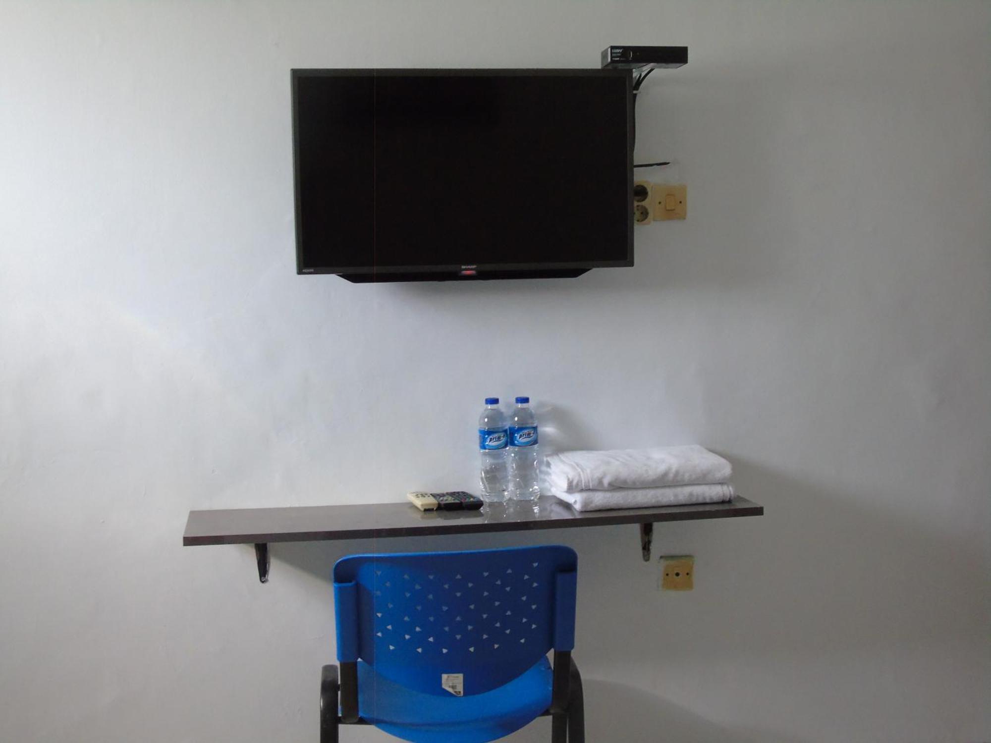 Hotel Permata Zamrud Cirebon Habitación foto
